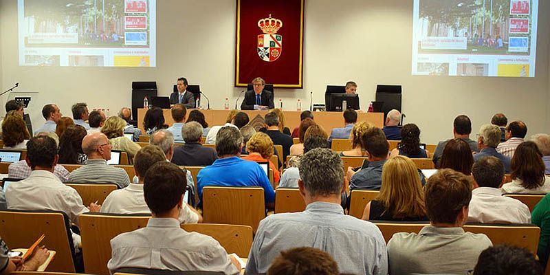 La UCLM amplía su oferta académica y aprueba la oferta de empleo público 2017 para personal docente e investigador