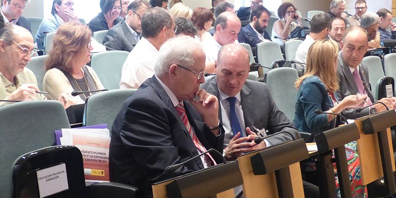 Latre asiste a la reunión de presidentes de Diputación convocada por el Ministerio de Hacienda y Función Pública