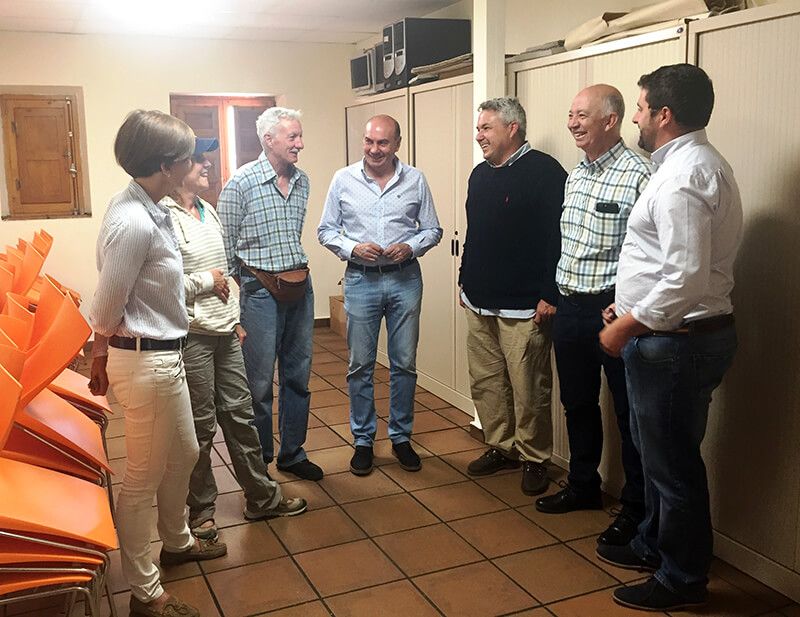 Latre visita Negredo para comprobar el resultado de las obras acometidas en el Ayuntamiento