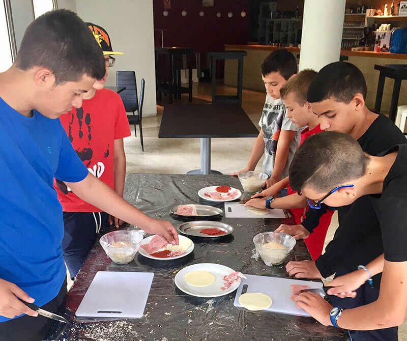 Más de 20 jóvenes disfrutan esta semana en Cuenca del segundo turno de la “Escuela de Verano 2017”