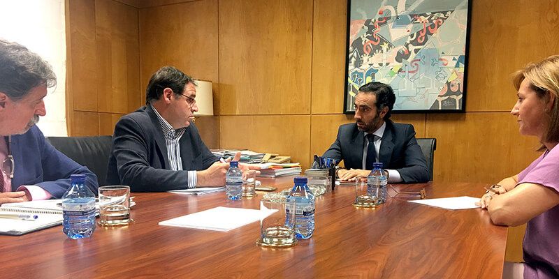 Prieto agradece a Fomento su intermediación para garantizar la continuidad de las dos líneas interurbanas en Cuenca