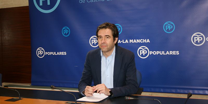 Robisco denuncia que “el `podemita´ Page va a convertir a Castilla-La Mancha en la Venezuela de España con el `pacto de los sillones´”