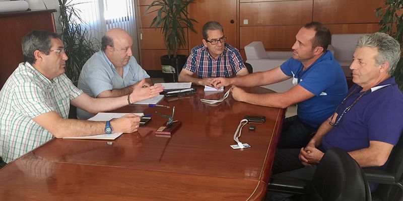 Santos López analiza con la nueva junta directiva de la Denominación de Origen Mondéjar la situación del sector