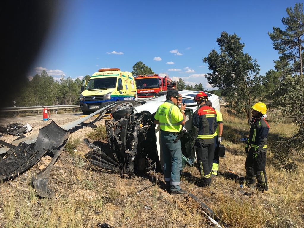 Un fallecido de 53 años y dos heridos tras la colisión entre dos vehículos en Almodóvar del Pinar 3 Un fallecido de 53 años y dos heridos tras la colisión entre dos vehículos en Almodóvar del Pinar