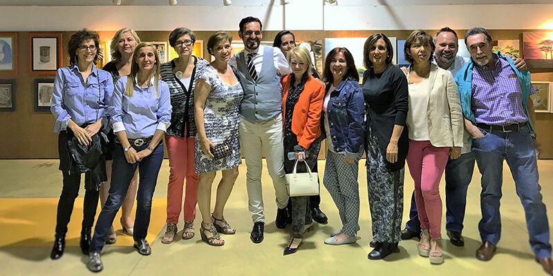 Yolanda Ramírez apoya la escuela de pintura de El Casar y destaca el trabajo de sus alumnos