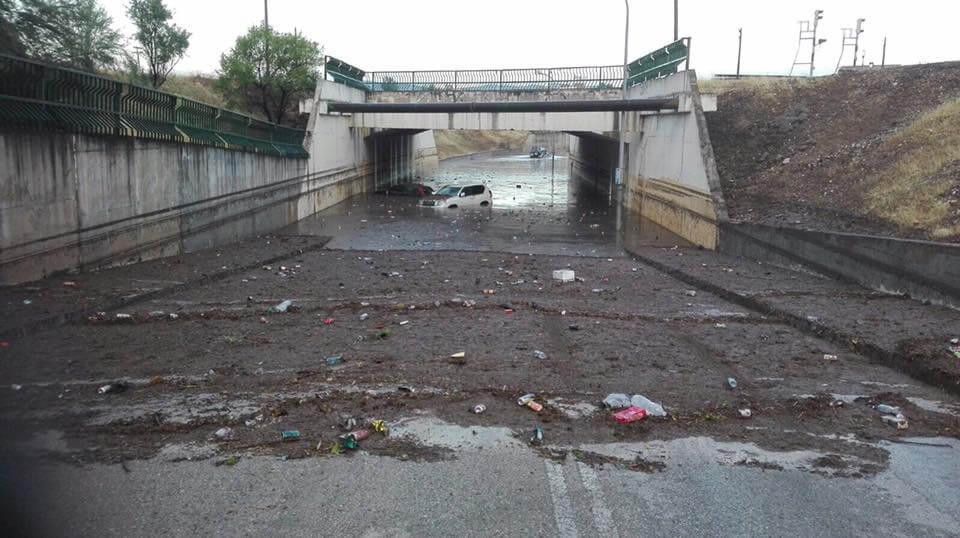 Los Servicios Municipales trabajarán todo el fin de semana para paliar los efectos de la tormenta 4 foto de donRa g couso