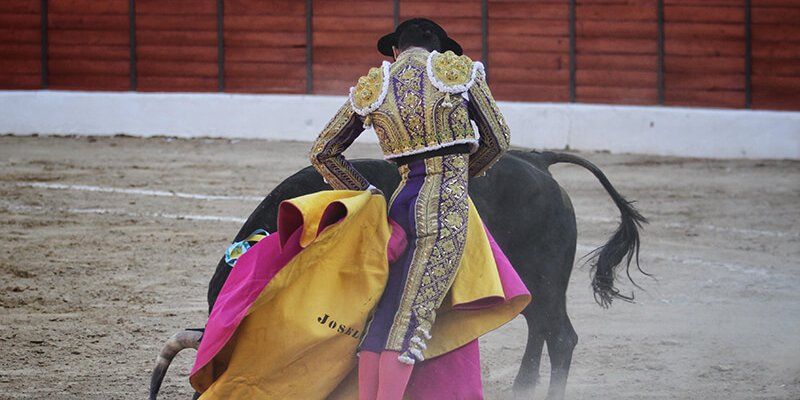 joselito Adame corta dos orejas del sexto toro tras una faena de gran aplomo y autoridad