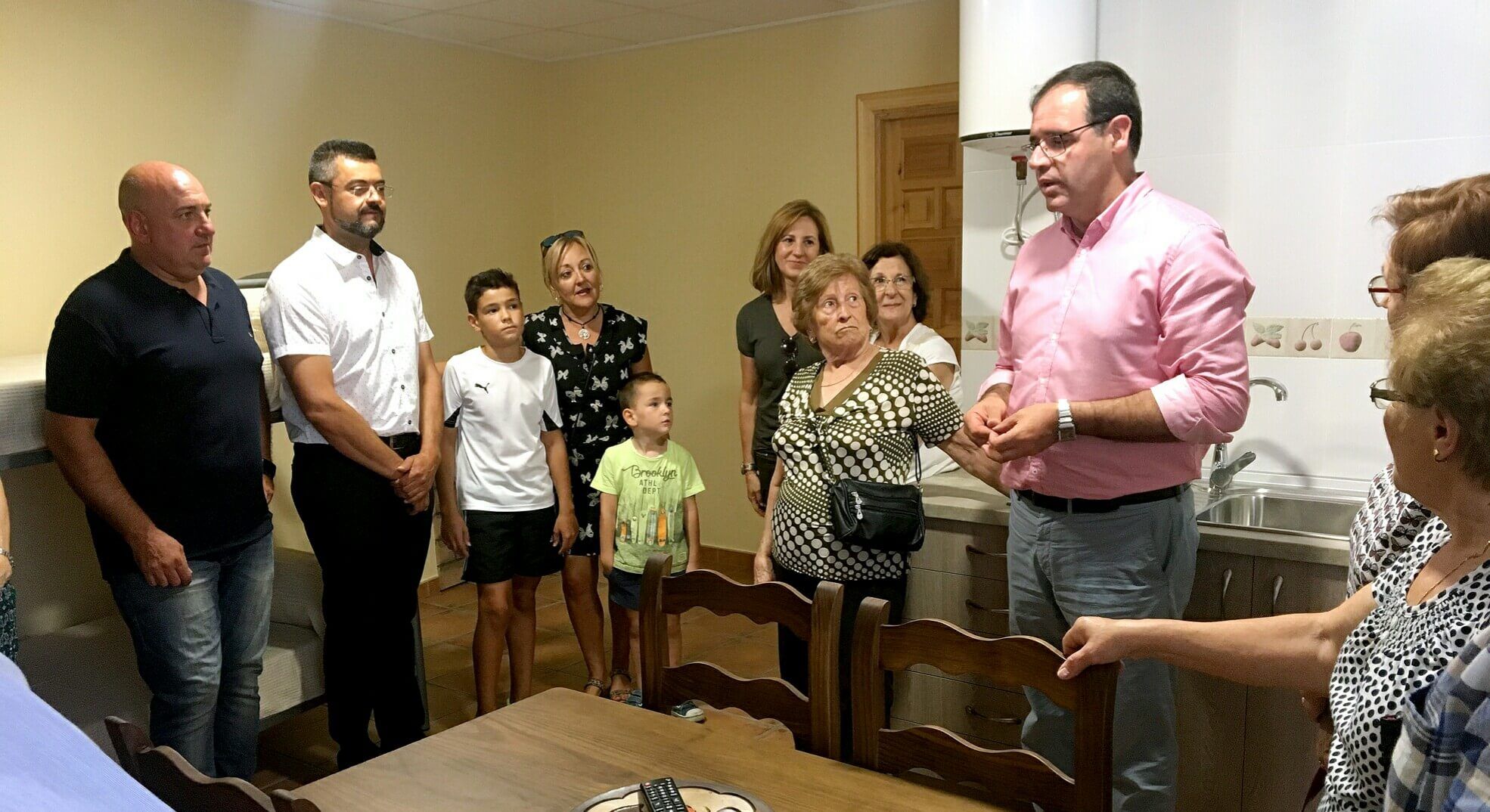 Prieto inaugura en Víllora un albergue del Camino de Santiago por la Ruta de la Lana