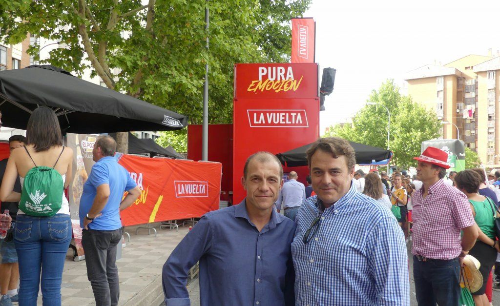 El presidente de CEOE Cepyme Cuenca asiste al final de etapa de la Vuelta Ciclista