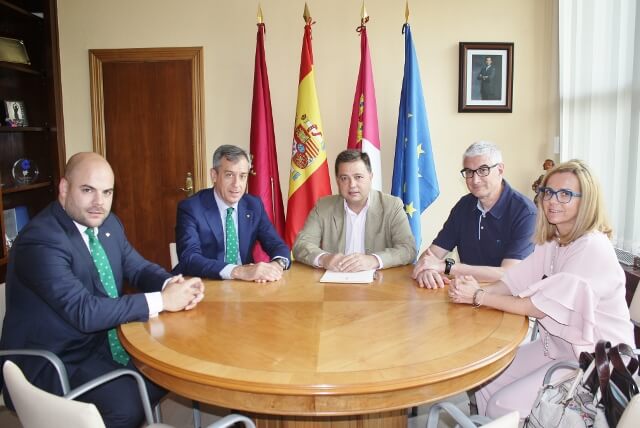 Caja Rural CLM traslada al Ayuntamiento de Albacete su implicación y compromiso 3 Caja Rural CLM traslada al Ayuntamiento de Albacete su implicación y compromiso