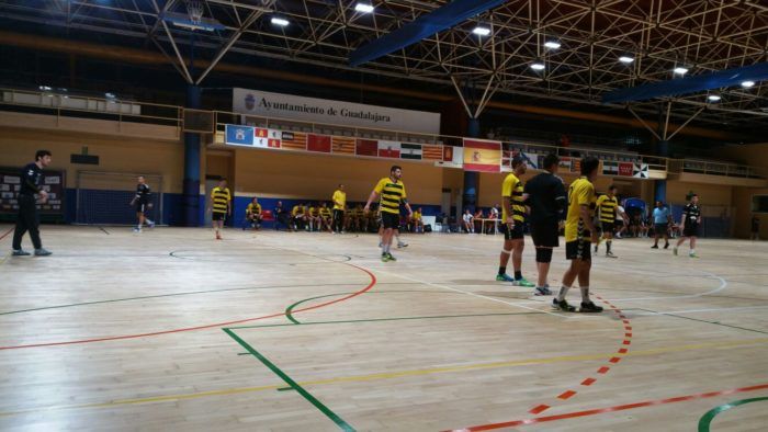 El primer derbi castellano (pretemporada) cae del lado del Balonmano Ciudad Encantada