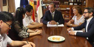 Gregorio se reúne con una delegación policial de Shanghái