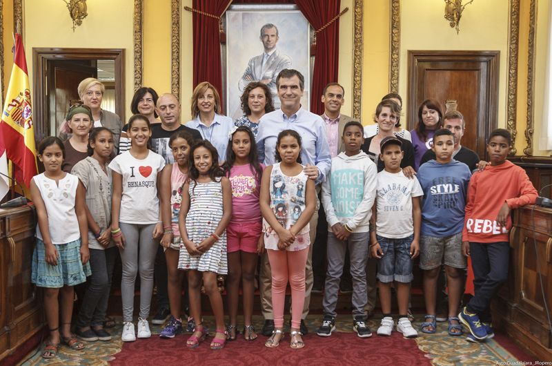 Guadalajara despide a los 32 niños saharauis que han pasado sus “vacaciones en paz” en la provincia