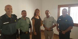 Lozano visita las dependencias de la Guardia Civil en La Almarcha cedidas por el Ayuntamiento