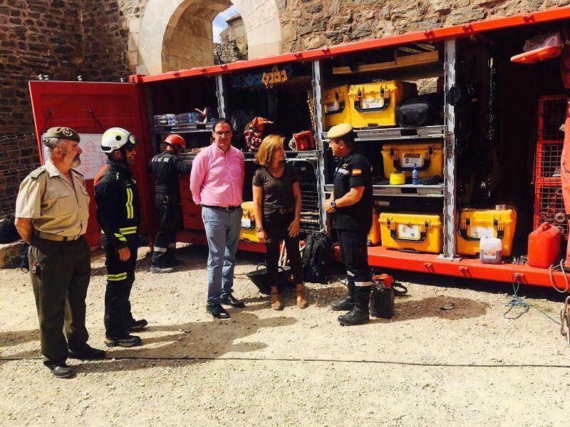 Prieto felicita a la UME por su “ayuda con el excepcional patrimonio de Moya”