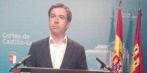 Robisco denuncia que Page y Podemos quieren implantar la ley de los sueldos vitalicios y de los pelotazos urbanísticos