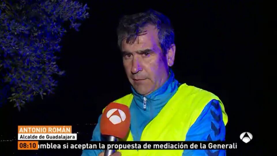 Román agradece el trabajo y la coordinación de los distintos servicios para la extinción del incendio