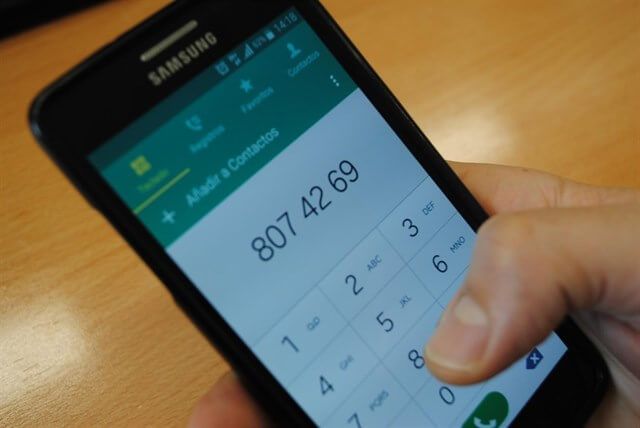 Un 33,7% de los habitantes de C-LM es adicto al móvil