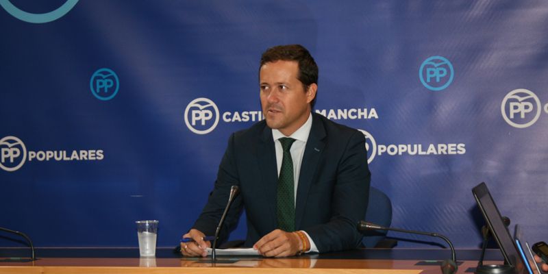 Velázquez denuncia que Vaquero está inhabilitado para presidir las Cortes regionales por incapaz y por maldad política