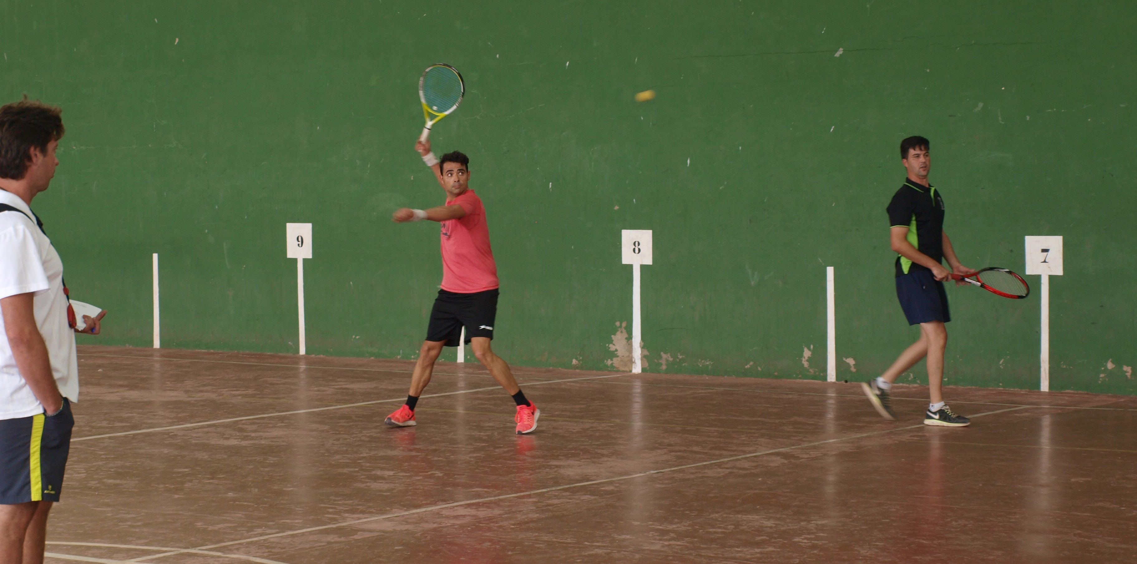 Albendea, Aliaguilla y Casas de Benítez acogieron un frenético fin de semana del X Circuito de Frontenis