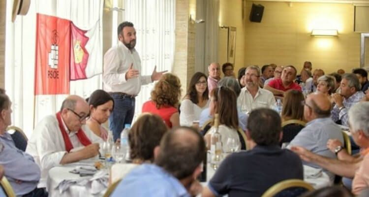 Blanco desvela haber recibido llamadas de gente llorando porque han tenido que avalar la candidatura de Page