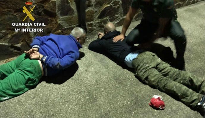 Dos detenidos al ser pillados mientras robaban en una vivienda en Guadalajara