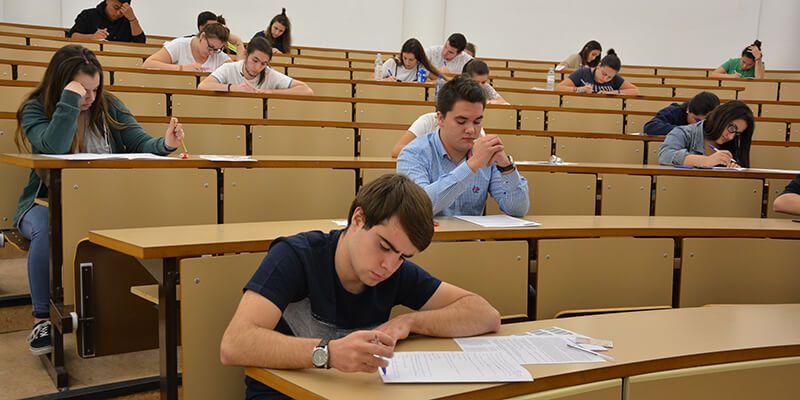El 61,56% de estudiantes aprueba la EvAU de septiembre en el distrito universitario de Castilla-La Mancha