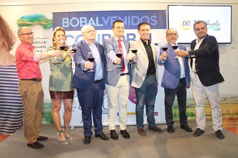 El Gobierno regional destaca el récord de las exportaciones de vino en el último año gracias a la apuesta por las figuras de calidad