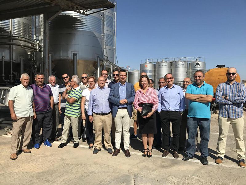 El Gobierno regional prioriza en sus ayudas a todos los socios de las cooperativas que se unan en agrupaciones de productores