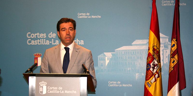 El PP exige a Page de nuevo que cese a los miembros de Podemos de su Gobierno que se han reiterado a favor del referéndum catalán