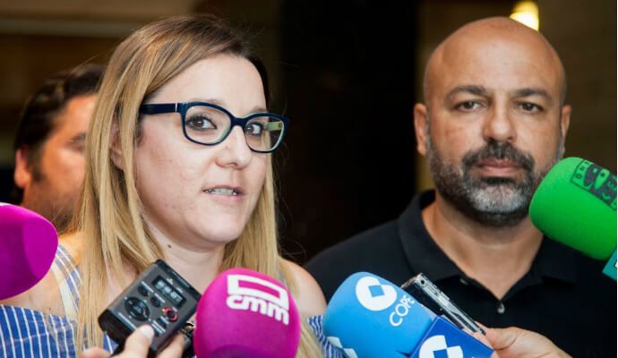 El PP se lo toma de la mejor manera La escasa bajada del paro se debe a la colocación de asesores de Podemos y del PSOE