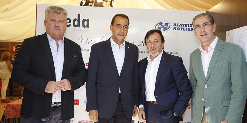 El director general de Globalcaja asiste a la inauguración de la caseta de FEDA en la Feria de Albacete