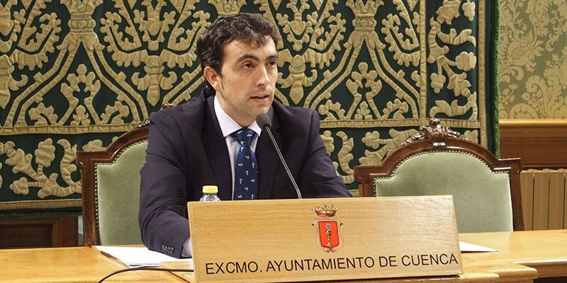 Gómez Buendía reitera que el edificio del Colegio Astrana Marín no se puede ceder porque se está utilizando actualmente como Archivo Municipal