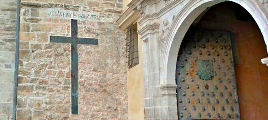 La Cruz de José Antonio de la Catedral de Cuenca será historia dentro de poco