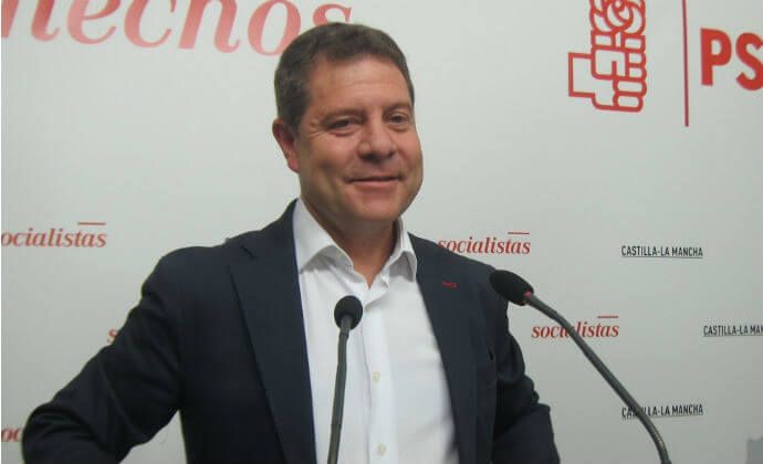 La amnesia de Page asegura que se presenta a liderar el PSOE tras barrer a Cospedal