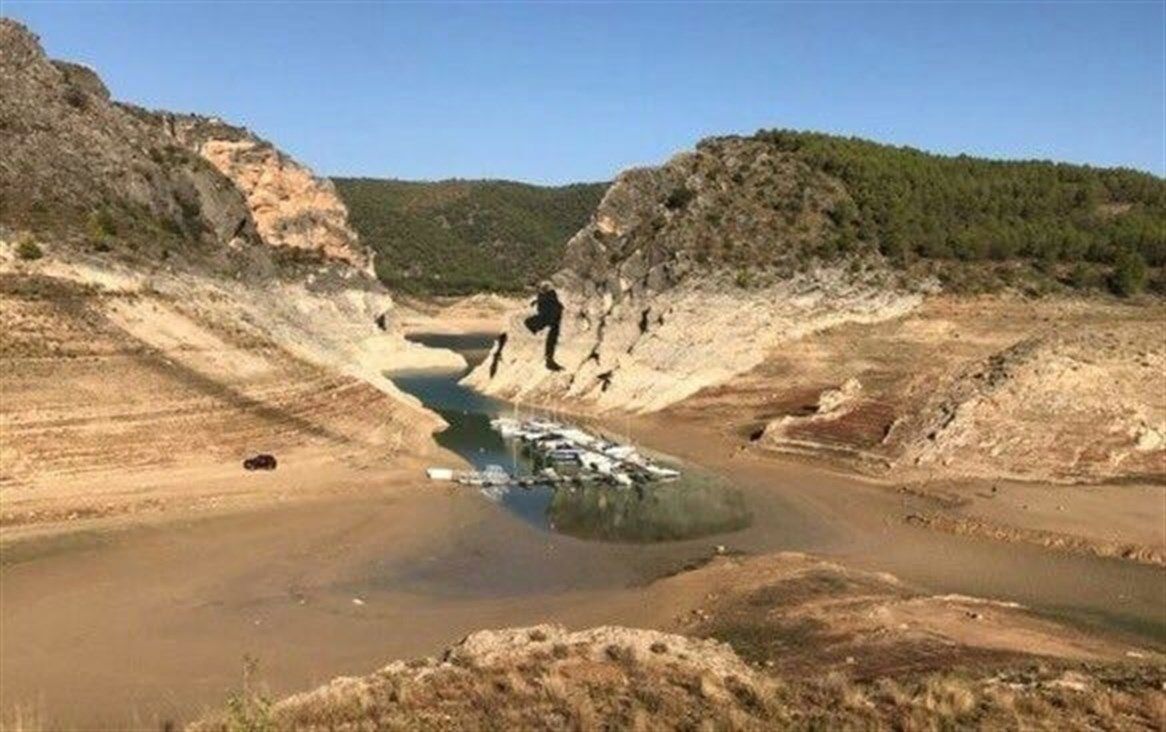 Las actividades acuáticas en la cabecera del Tajo se suspenden por la aberrante falta de agua