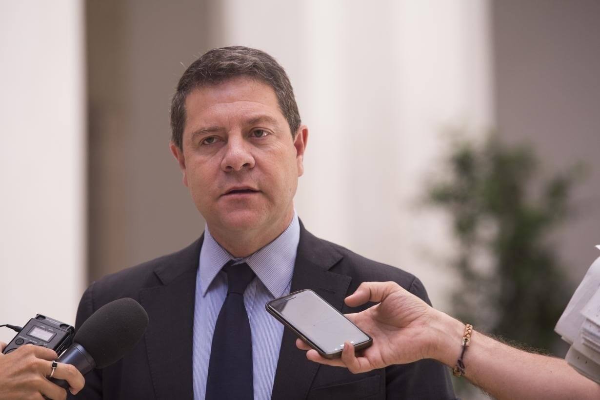 Page hace oficial su candidatura para seguir como secretario general del PSOE de Castilla-La Mancha