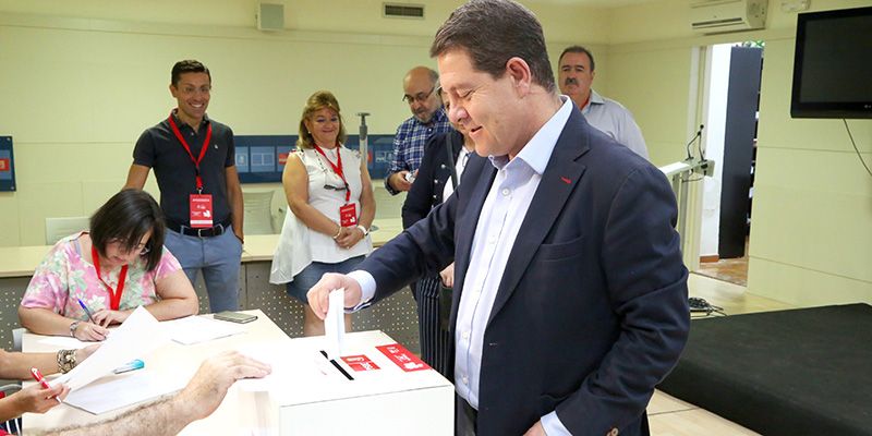 Page sigue al frente del PSOE de Castilla-La Mancha tras vencer a Blanco en las cinco provincias