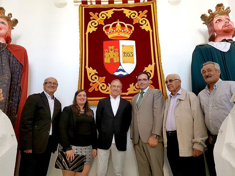 Prieto felicita a José Luis Perales por su nombramiento como Hijo Predilecto de Castejón y haber conseguido “ser profeta en su tierra”