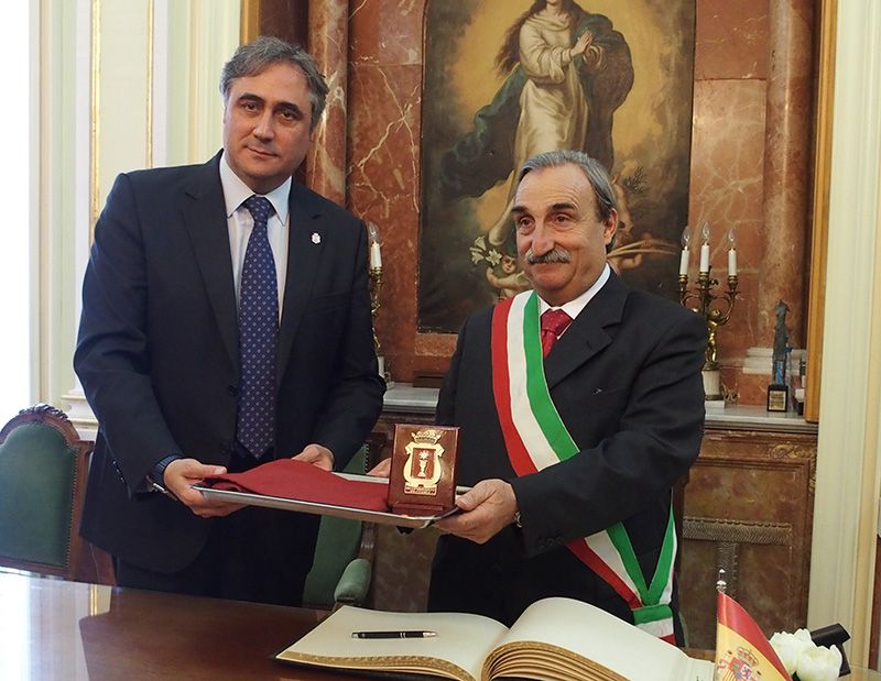 Cuenca y Cerreto Sannita rubrican su hermanamiento en un acto en el que se puso de relieve lo que une a los pueblos de Europa