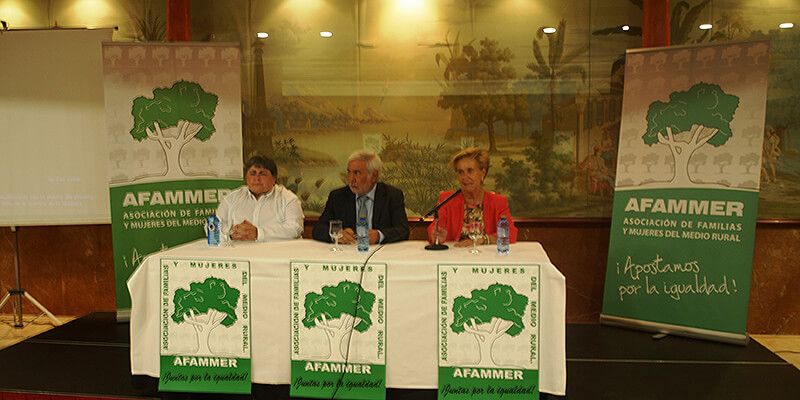 Quintanilla: “Queremos formar a mujeres que tienen un proyecto y empoderar a la mujer rural”