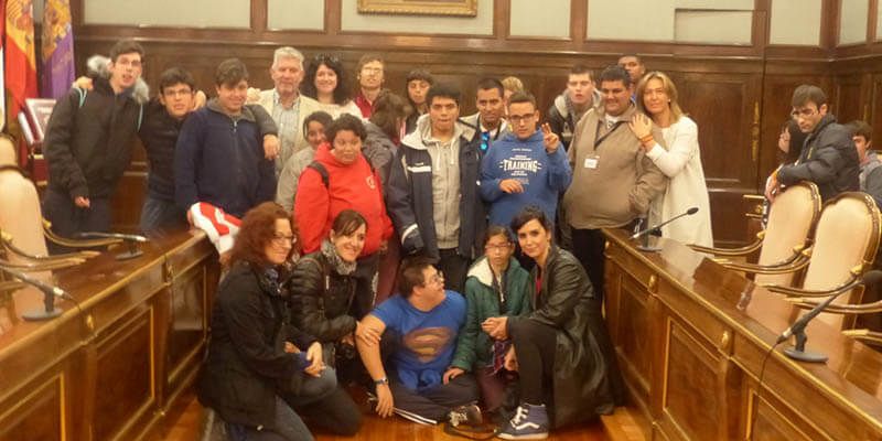 Alumnos del Colegio de Educación Especial Virgen del Amparo visitan el Palacio Provincial de Guadalajara