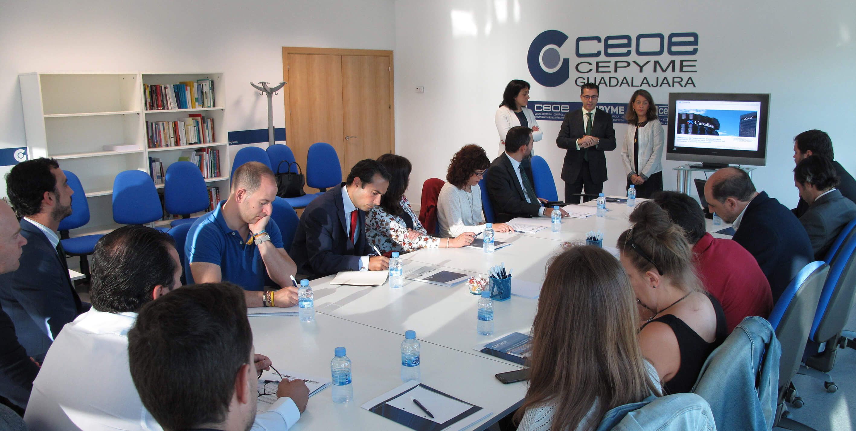 CEOE-CEPYME y CaixaBank analizan el factoring internacional con los empresarios de Guadalajara