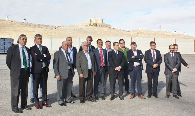 Caja Rural CLM traslada su compromiso a la cooperativa AVICON en la presentación de sus nuevas instalaciones