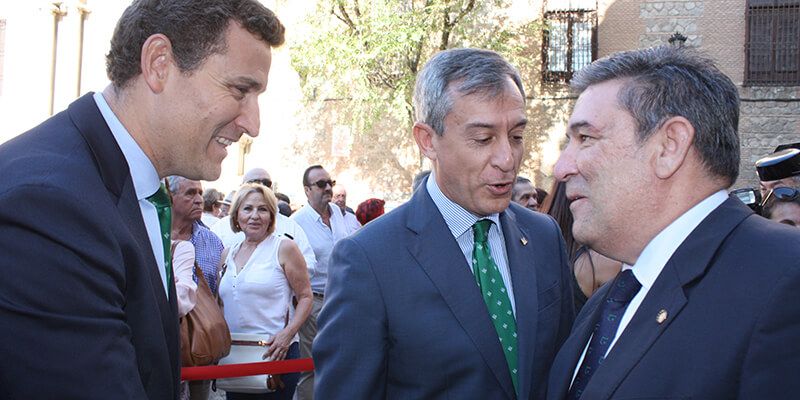 Caja Rural Castilla-La Mancha asiste al izado de bandera en Toledo