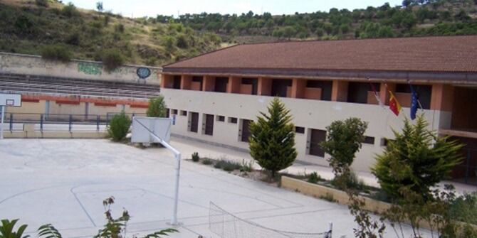 El AMPA del IESO Briocense de Brihuega exige a la Junta la incorporación de los profesores que faltan