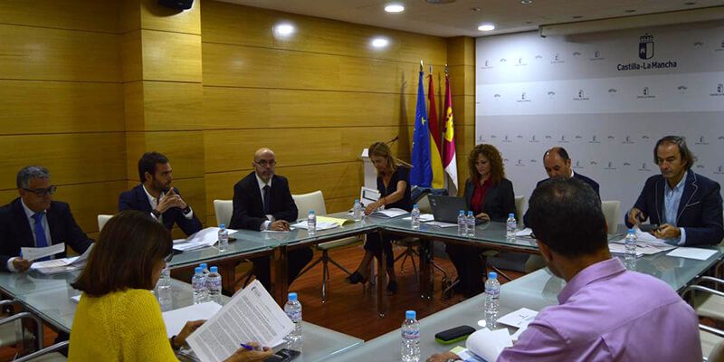 El Gobierno de Castilla-La Mancha da los primeros pasos en la reducción de trámites para el inicio y desarrollo de actividades económicas