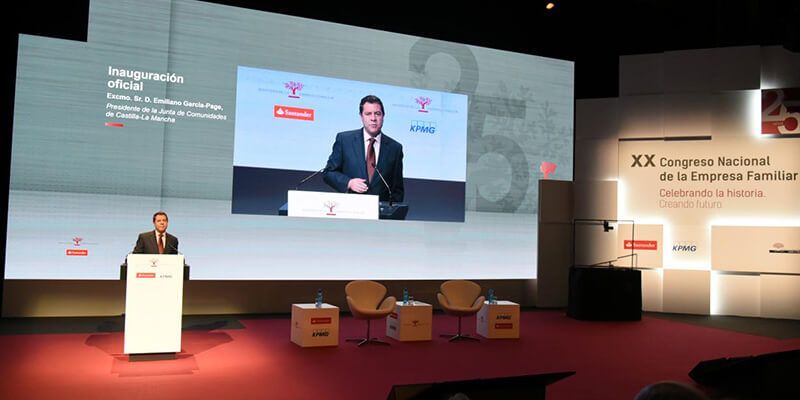 El Gobierno regional y la Asociación de la Empresa Familiar impulsarán conjuntamente el Plan de Retorno del Talento Joven