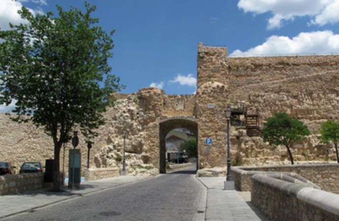 Hospitalizado un niño de tres años tras caer desde las ruinas del castillo de Cuenca