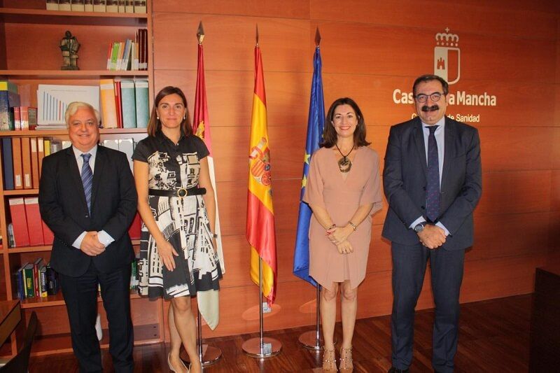 La Junta y Orange establecen vías de colaboración para mejorar la protección de las personas consumidoras